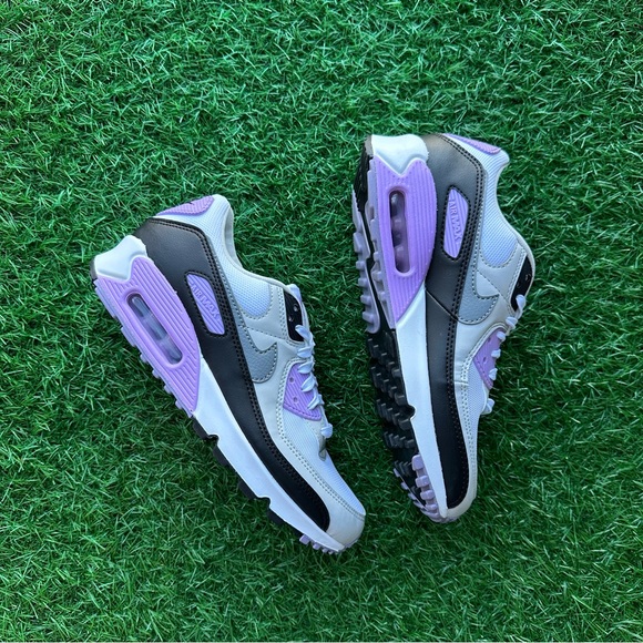 Nike Air Max 90 White / Cool Grey / Lilac - Picture 8 of 10